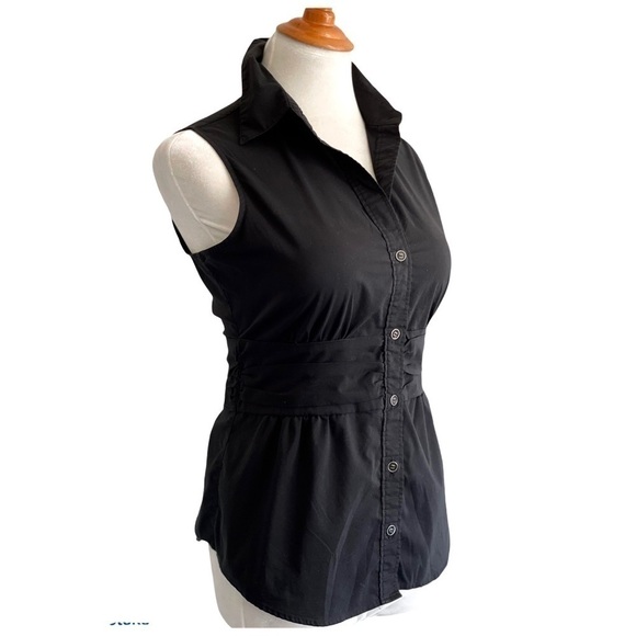 NEW York & Company Sleeveless Button-Down … - Picture 1 of 7